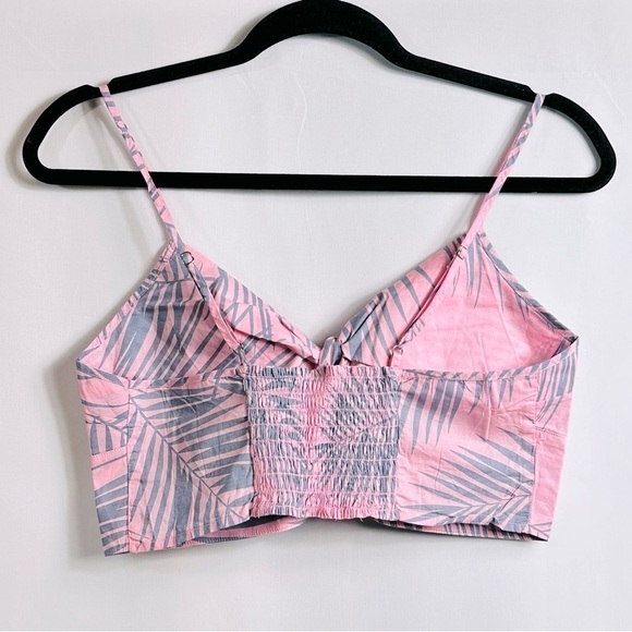 Victoria’s Secret Women’s Sz Medium Pink Adjustable Straps Peephole Crop Top - Picture 4 of 5